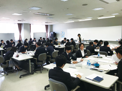 階層別研修の様子