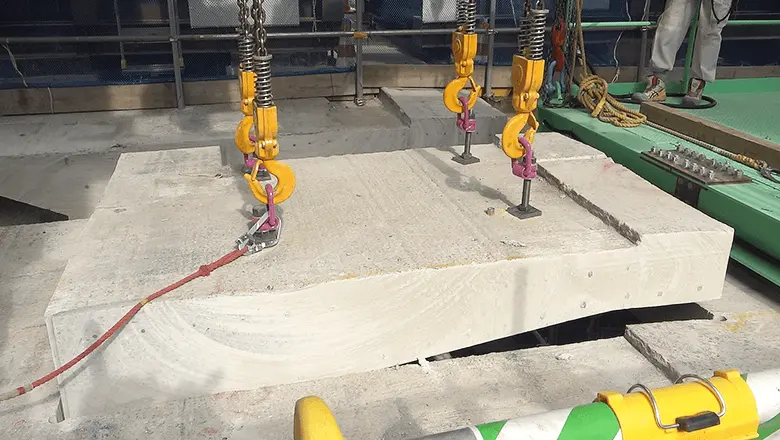 既設橋梁の撤去作業