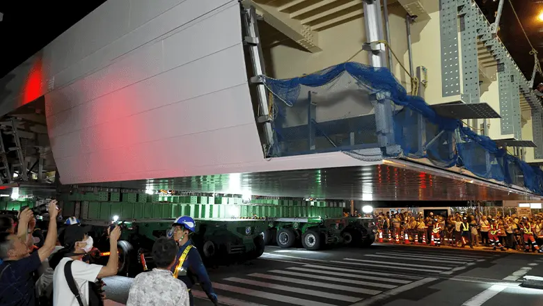 中央径間の架設作業