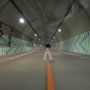 イメージ　速度抑制効果を期待したトンネル壁面デザインによる新しい交通安全対策