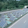 イメージ　CO2抑制に貢献するクリーンエネルギー利用への取り組み「太陽光発電設備」