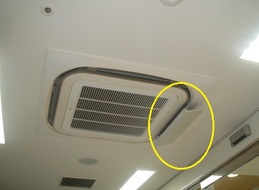 画像:空調の吹き出し方向を調整