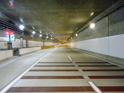 写真:【トンネル内部4】長田区神楽町付近のトンネル内(2010.11月)