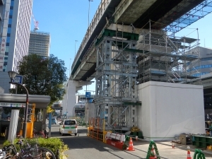 4ブロック 鋼製橋脚梁部架設足場設置