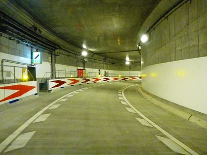 写真：【トンネル内部３】長田区駒栄町付近のトンネル内（２０１０．１１月）