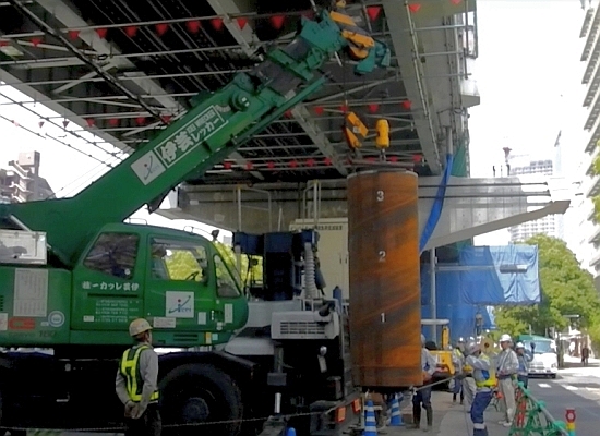 ２ブロック鋼製橋脚　杭打ち