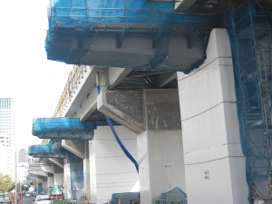 2ブロック鋼製3橋脚工事中