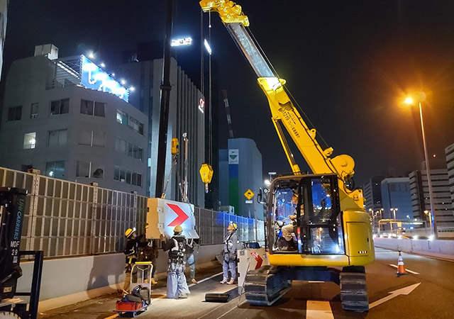 2023年3月 高速道路上　固定規制先端
