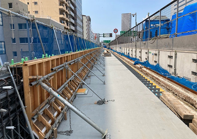 2023年8月 東上P49付近　高速道路上